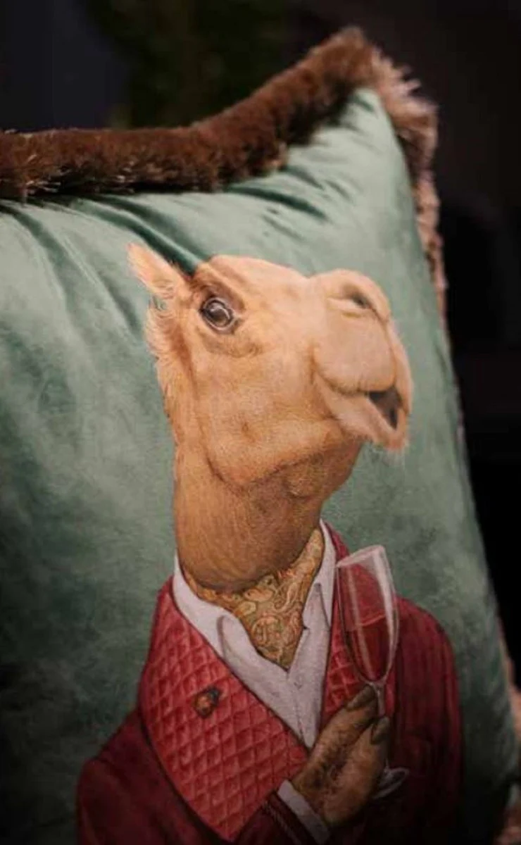 Luxus Deko Kissen Gentleman Kamel Grün / Mehrfarbig / Braun 45 x 45 cm - Bedrucktes Samt Kissen mit Fransen - Luxus Qualität