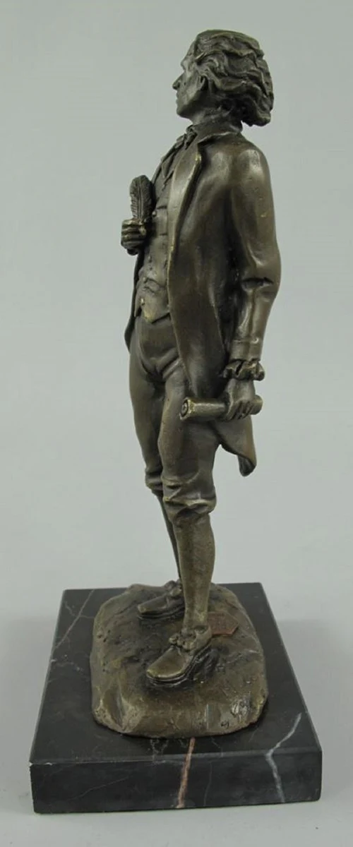 This magnificent dining room chair from Harald Glööckler's Pompöös by collection transforms any dining room into a true palace.