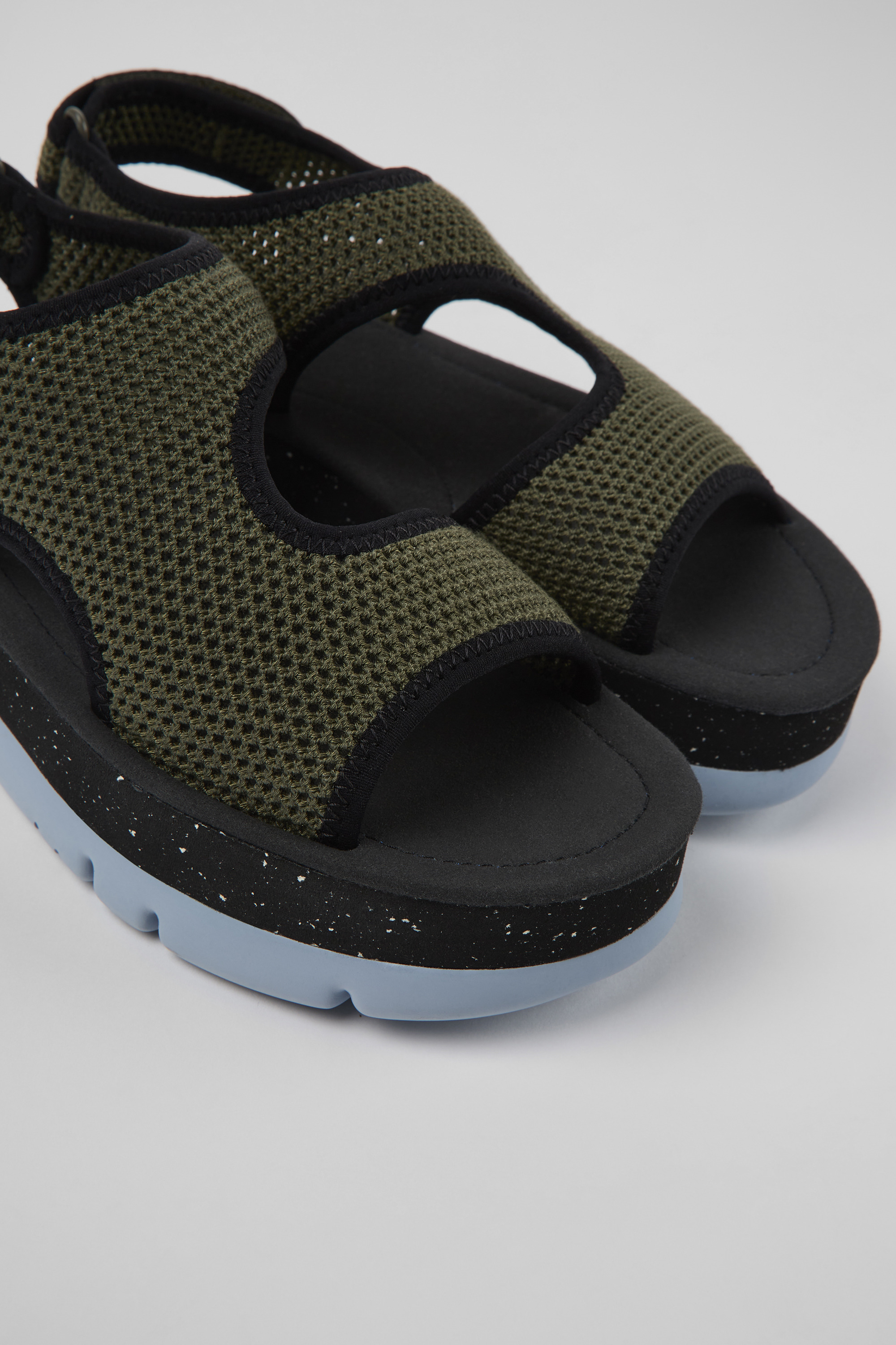 Oruga Up - Grüne textile Sandalen für Damen