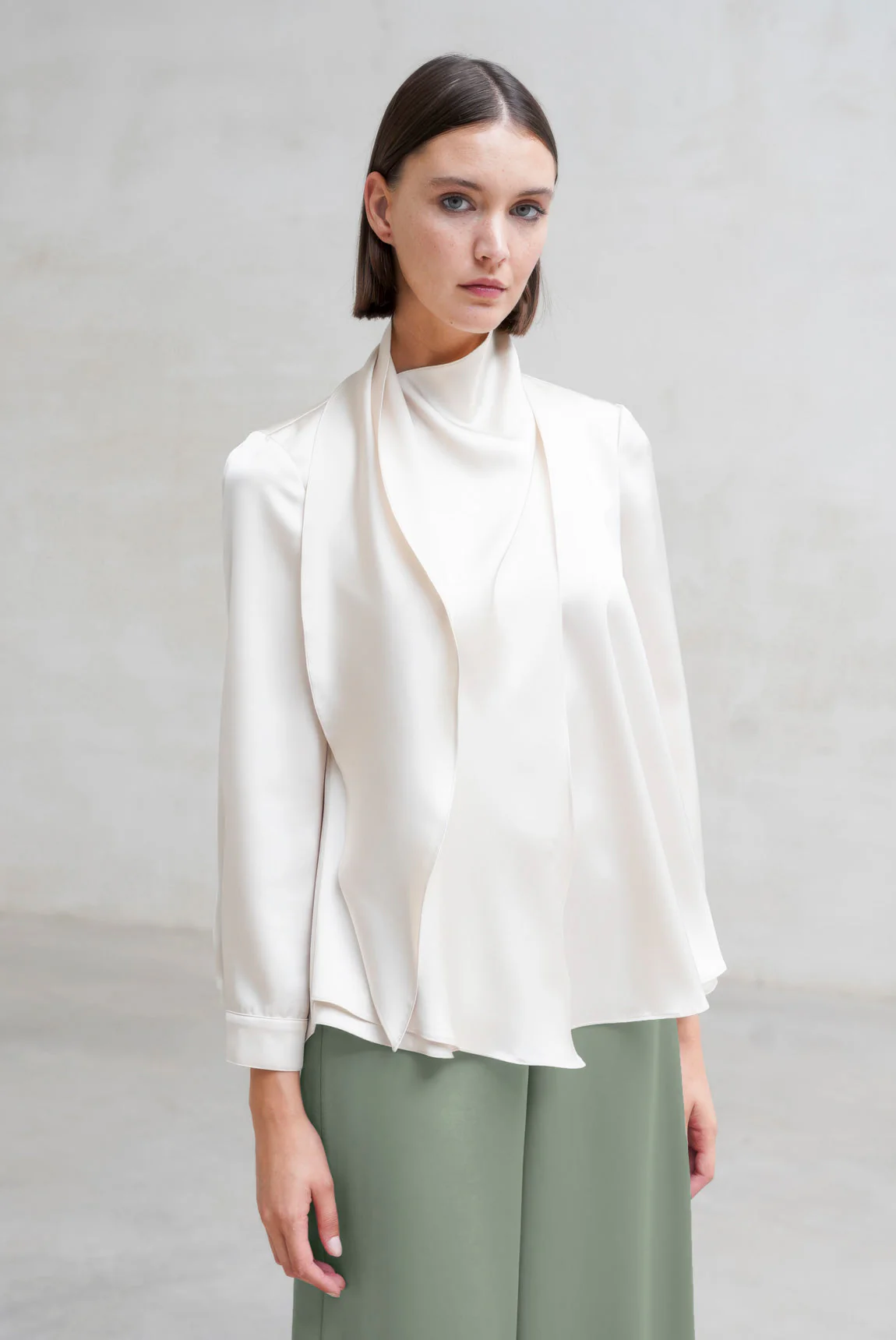 Rivera-Spain Vanille-Wolkenbluse