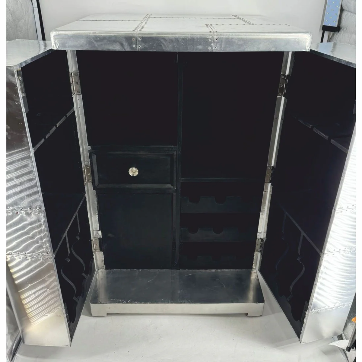 Aluminum airplane aviator bar cabinet silver / black H. 113 cm