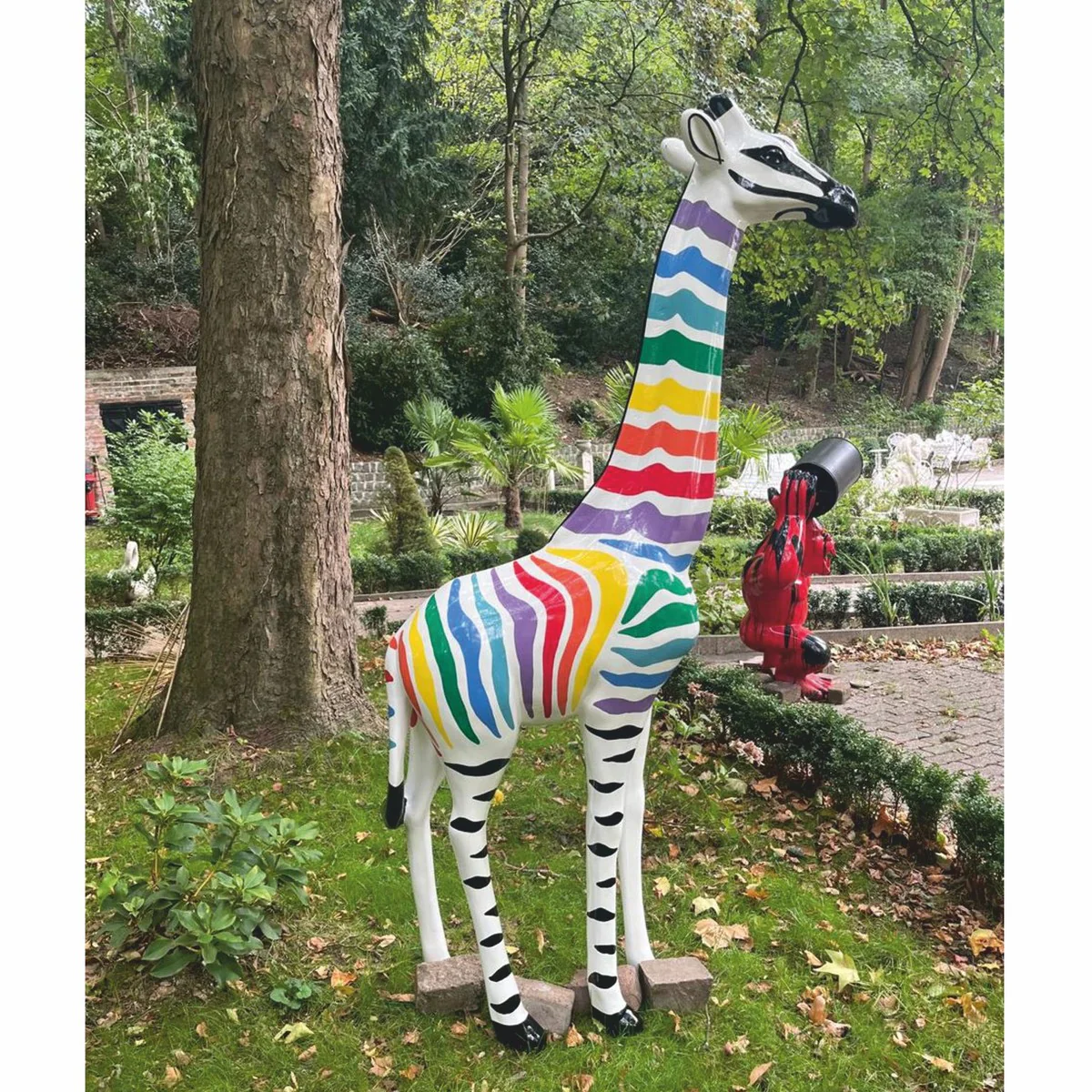 Garden decoration sculpture giraffe white / colorful H. 205 cm - garden decoration figure