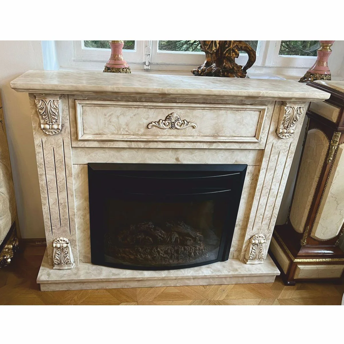 Luxus Barock Elektrokamin mit Fernbedienung Creme 118 x 32 x H. 96,5 cm