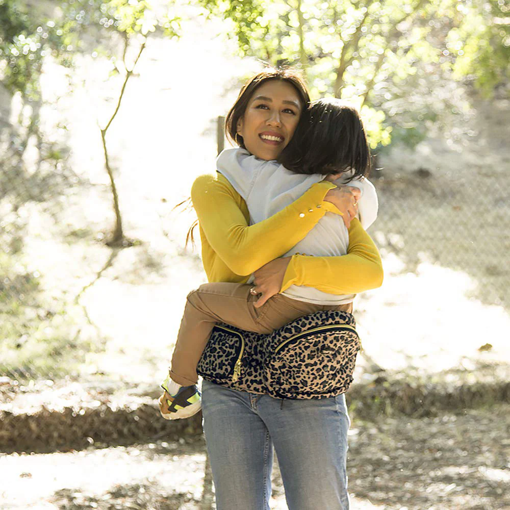 Sicherheitszertifizierte Hüftsitz-Babytrage – Gewinner des Mom’s Choice Award, ergonomische Trage und Verlängerungen für Neugeborene und Kleinkinder (Trage, grau)