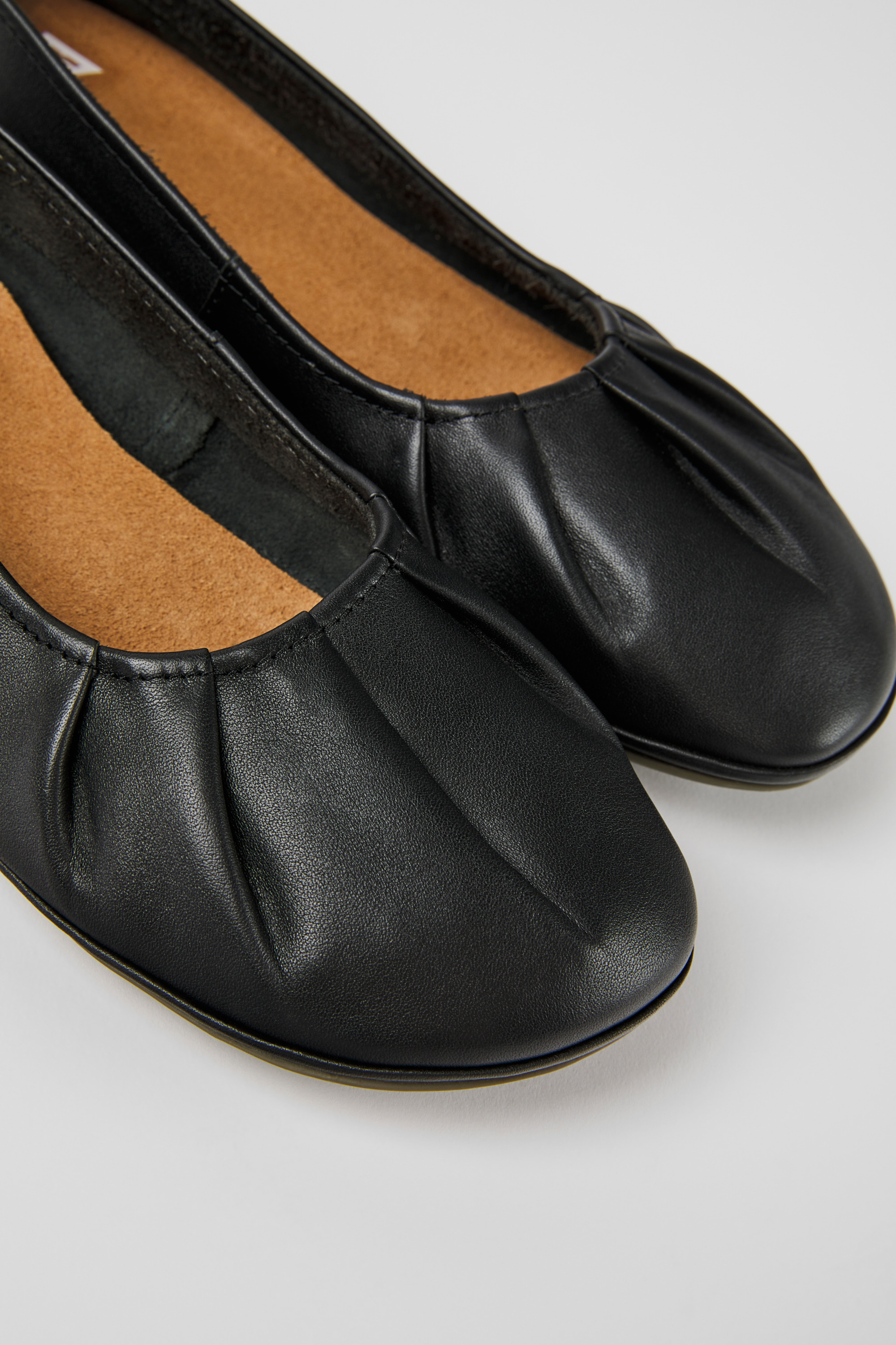 Rechts - Schwarzes Leder Ballerinas für Frauen