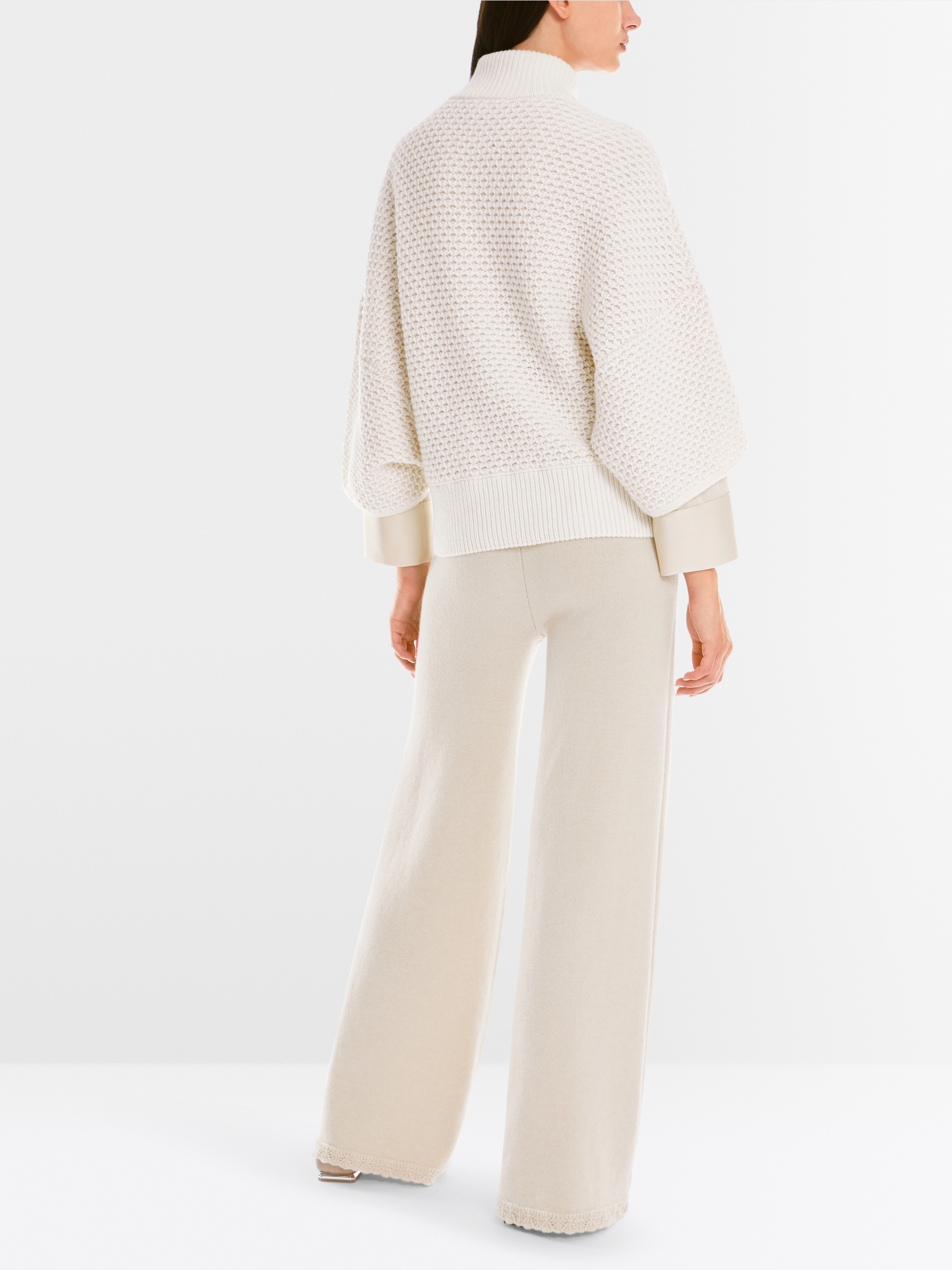 Kurzes Cape „Rethink Together“ von Marc-Cain