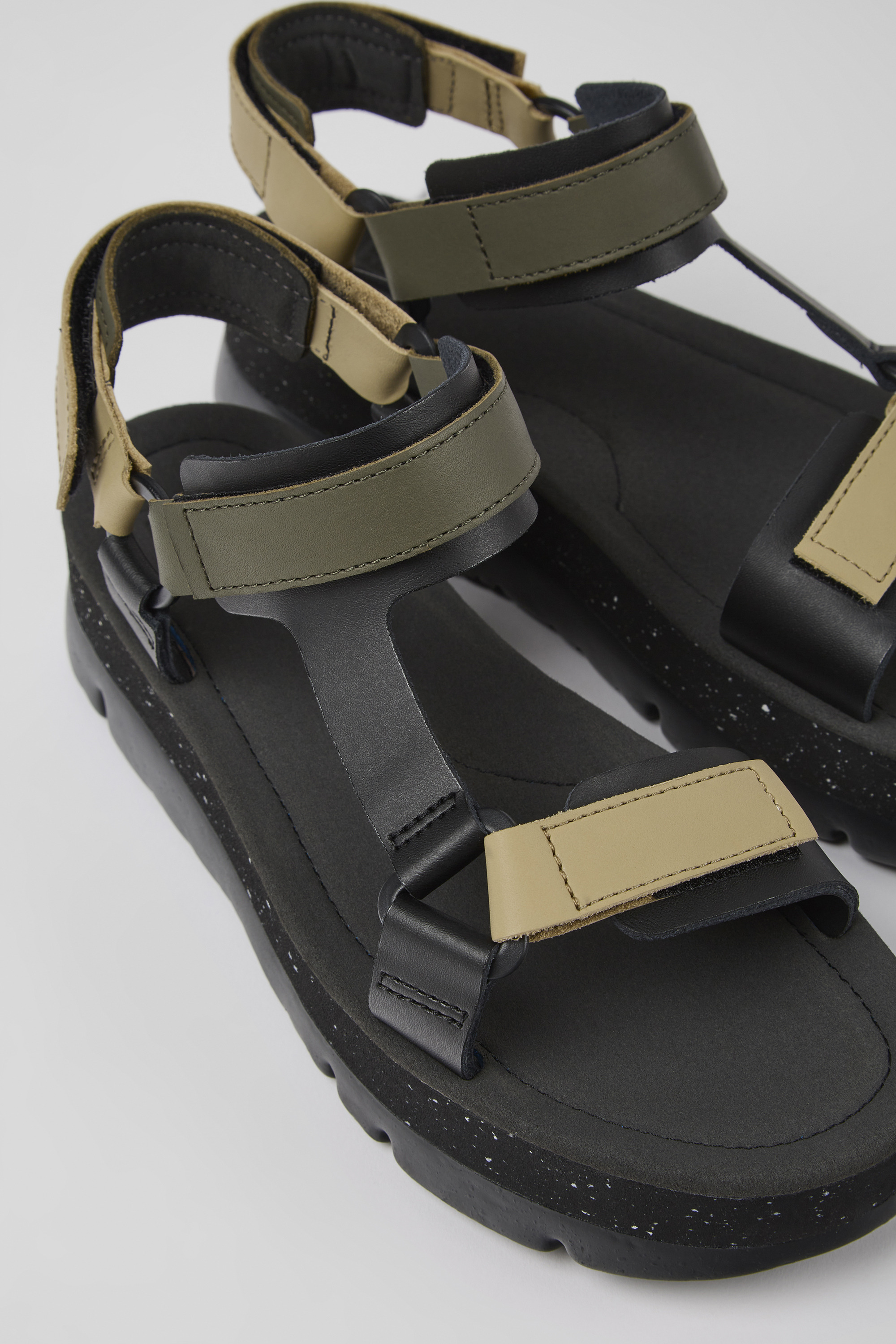 Oruga Up - Mehrfarbige Ledersandalen für Frauen