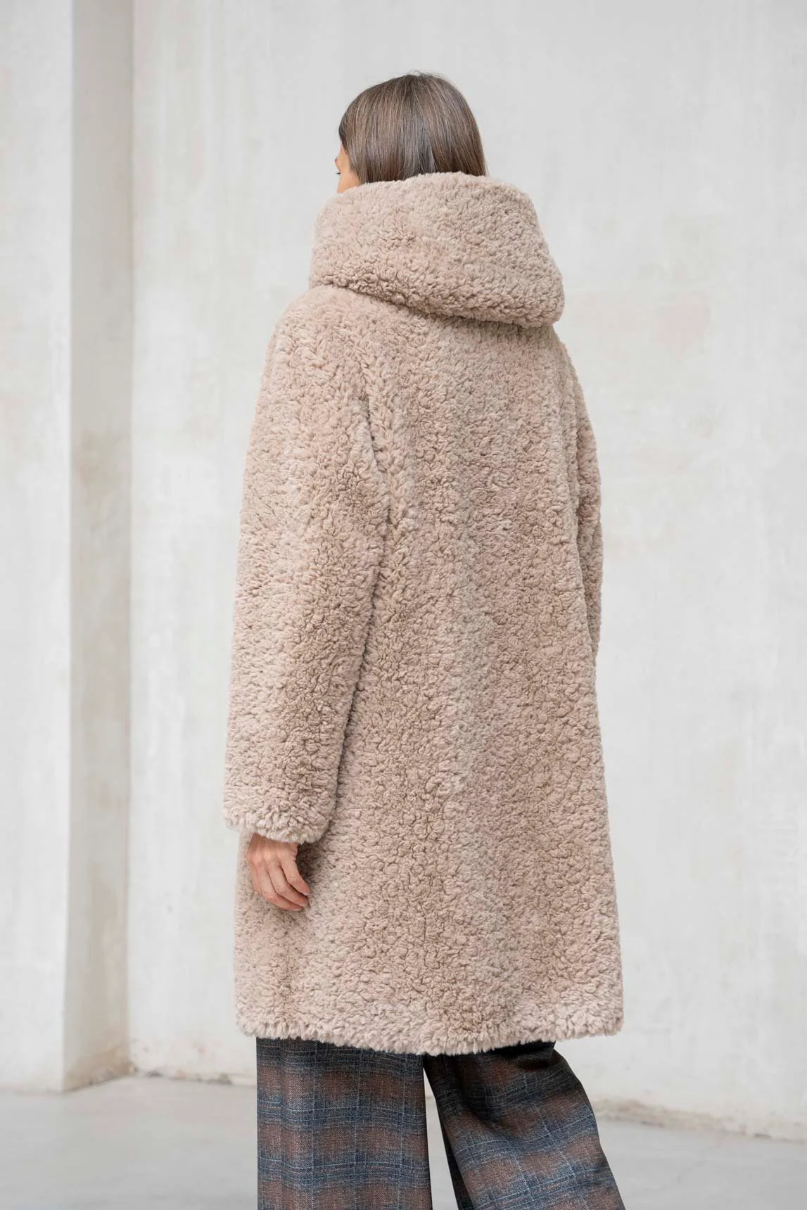 Rivera-Spain Wendemantel aus sandfarbenem Matera