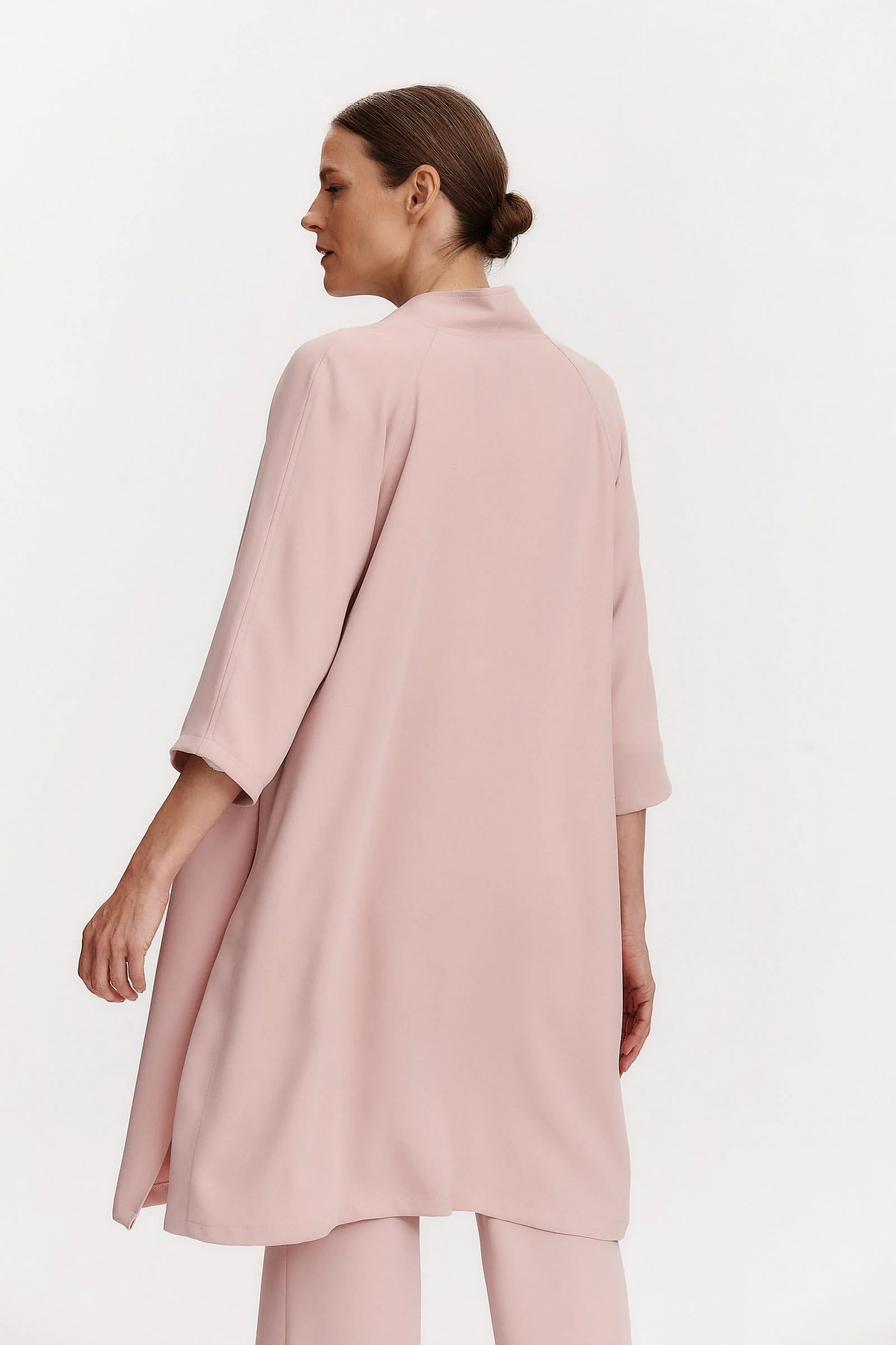 Rivera-Spanien Levita Ingrid rosa