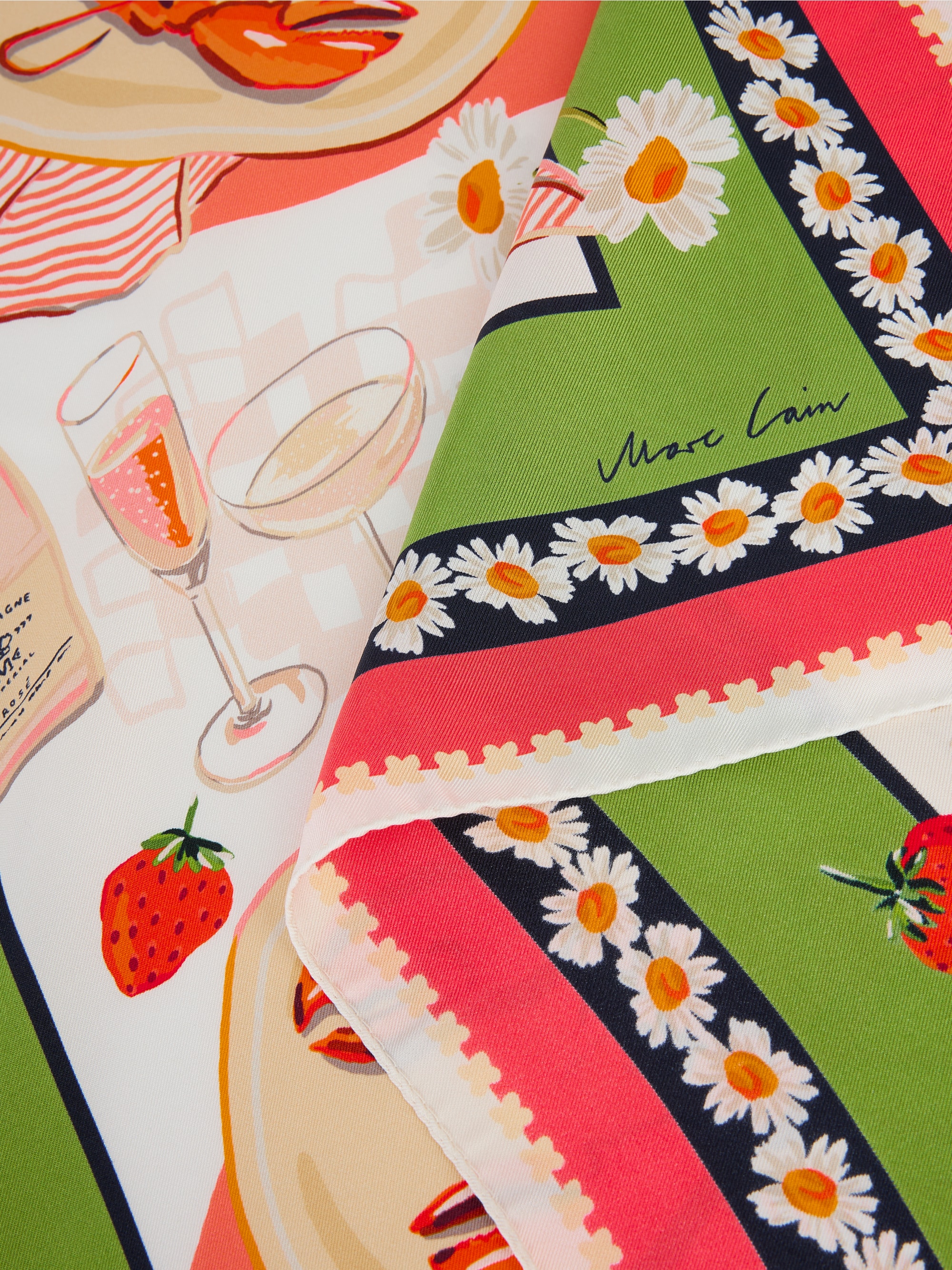 Marc-Cain Seidenschal mit Hummer-Print