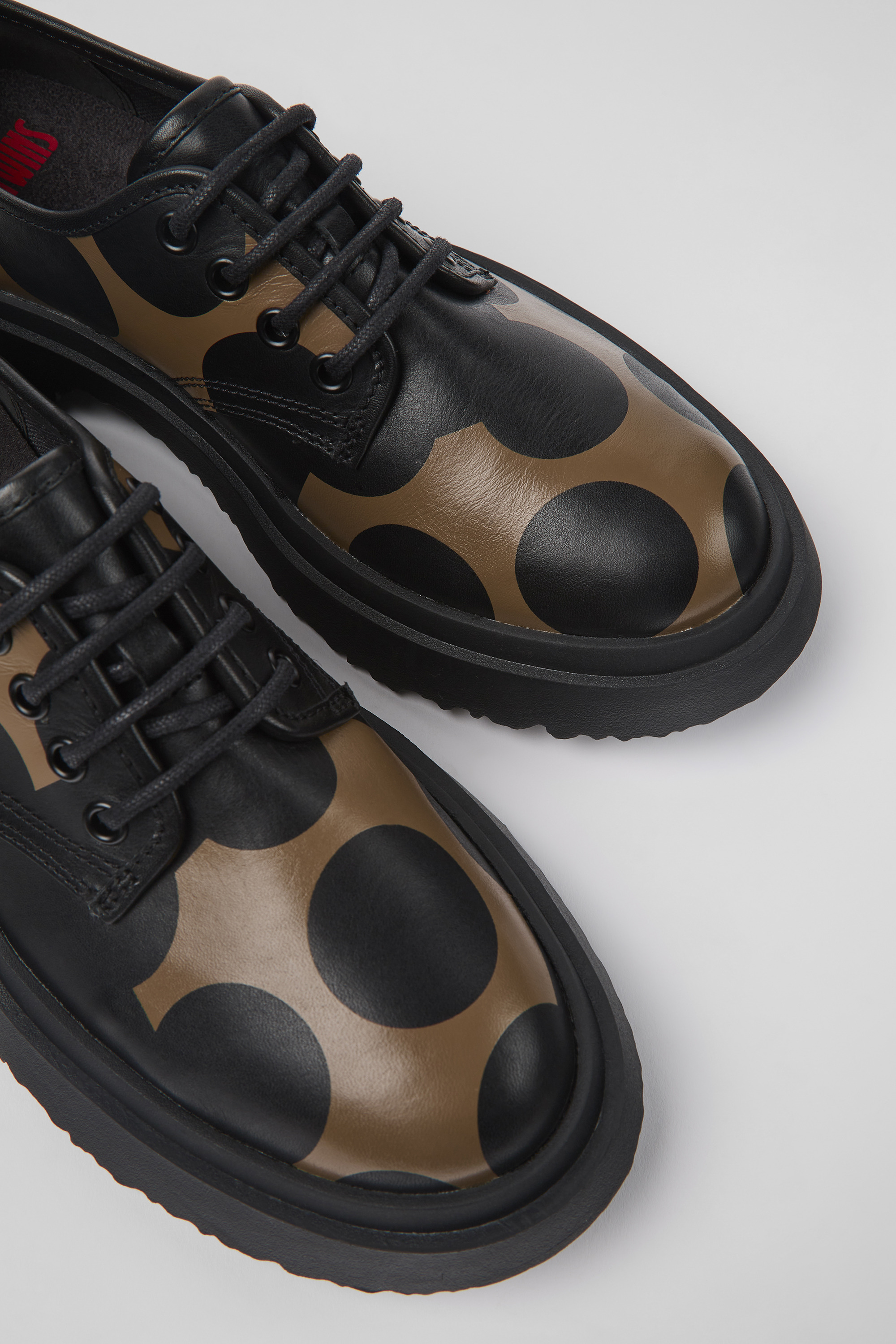 Twins - Schwarze und braune Lederschuhe für Damen