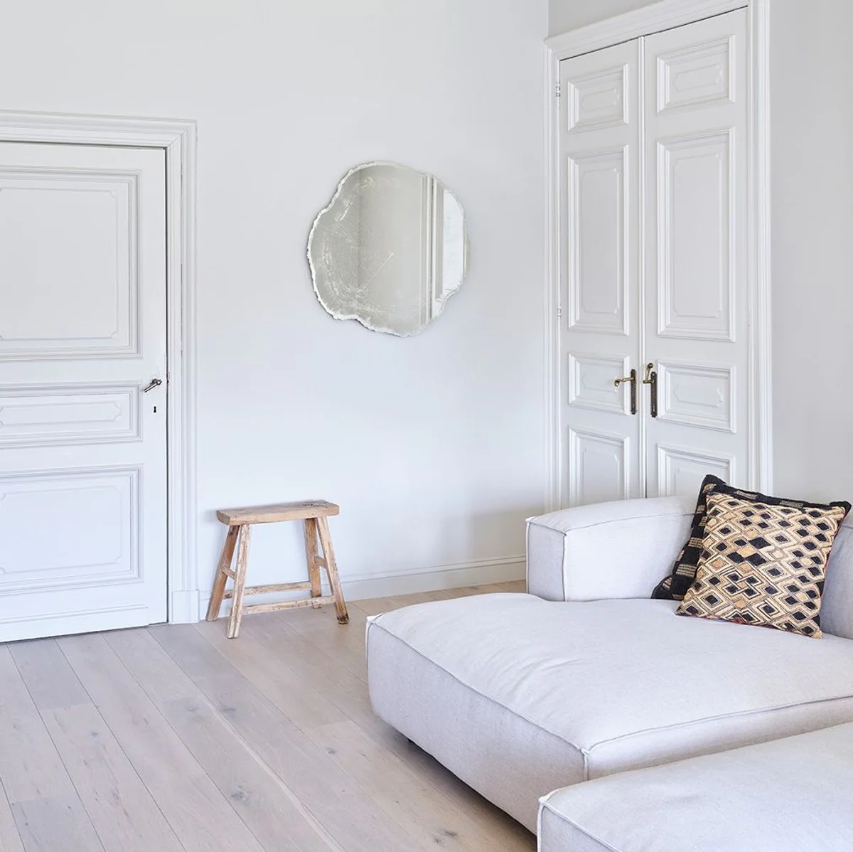 Luxus Wandspiegel im Baumscheiben Design Weiß / Beige 80 x 2,5 x H. 78 cm - Wohnzimmer Spiegel - Schlafzimmer Spiegel - Garderoben Spiegel - Luxus Möbel - Luxus Interior