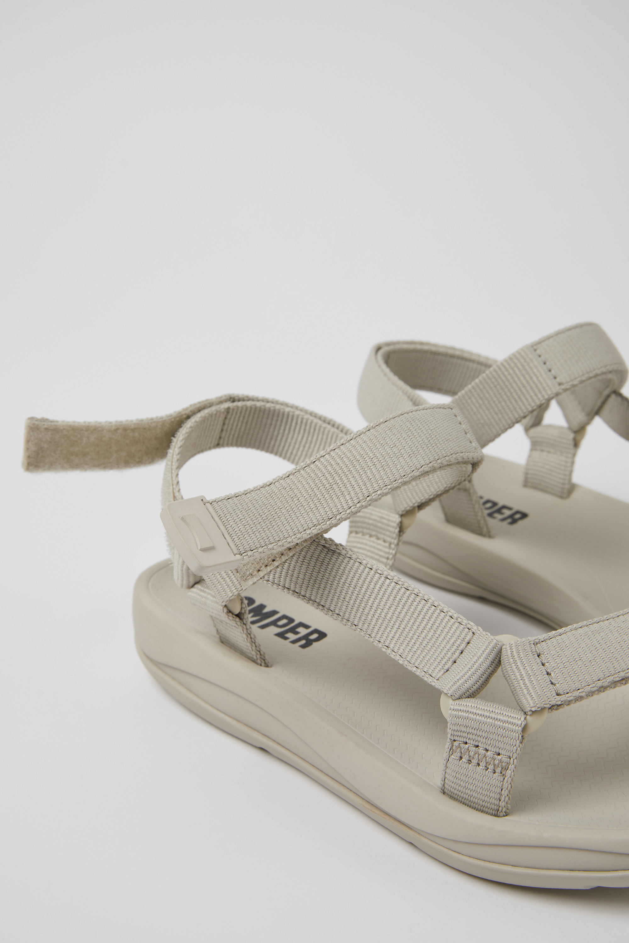 Match - Graue textile Sandalen für Damen