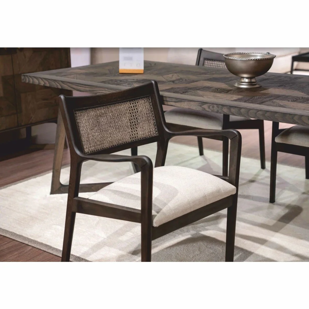 Luxury Dining Room Set Brown / Cream - 1 Dining Table and 6 Dining Chairs - Luxury Furniture