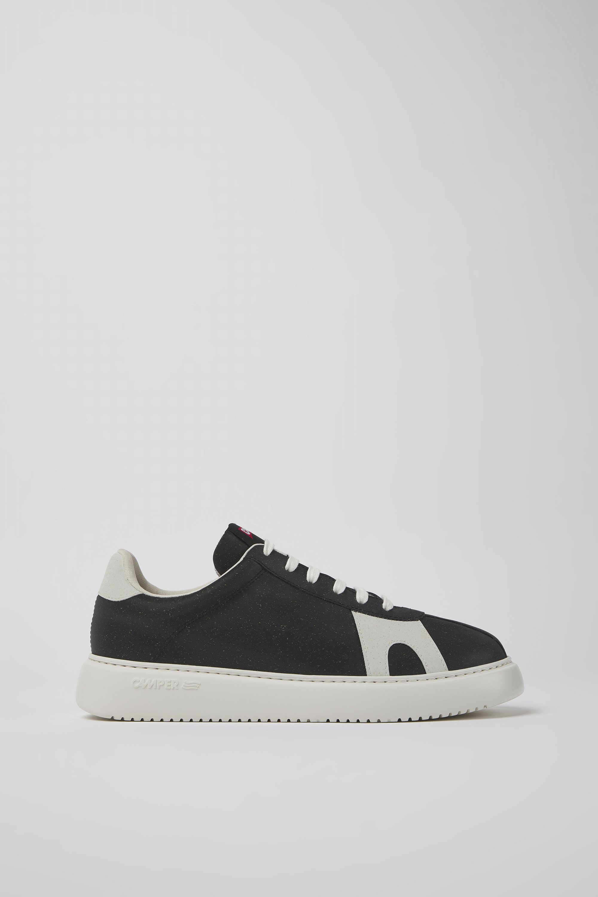 Runner K21 MIRUM - Schwarze und weiße Sneaker für Herren