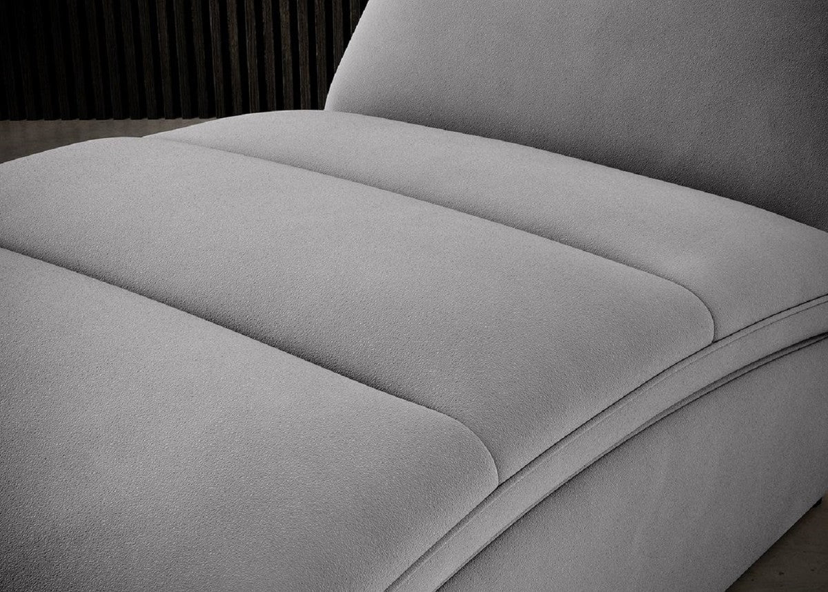 Luxury velvet chaise longue with gray pillows 170 cm