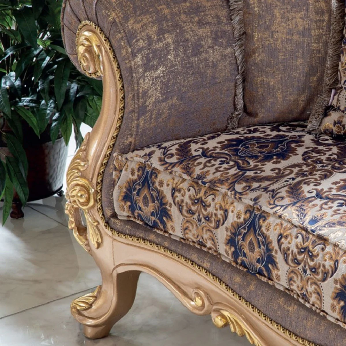 Luxury Baroque Living Room Set Purple / Gray / Gold - 2 Sofas & 2 Armchairs & 1 Coffee Table - Handcrafted Living Room Furniture in Baroque Style - Noble & Magnificent