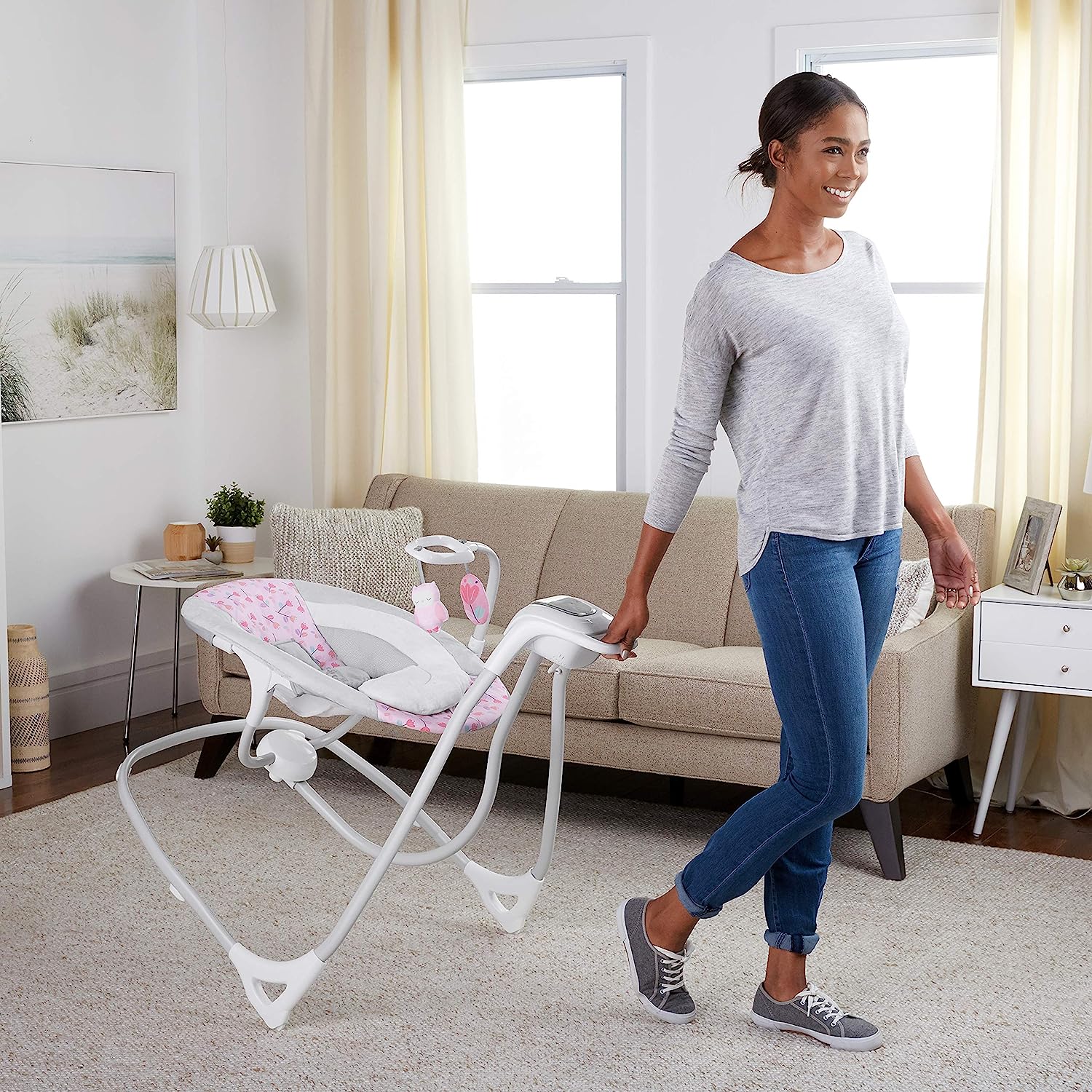 Leichte, kompakte 6-Gang-Multirichtungs-Babyschaukel, Vibrationen und Naturgeräusche, 0–9 Monate, 6–20 Pfund (Pink Cassidy)