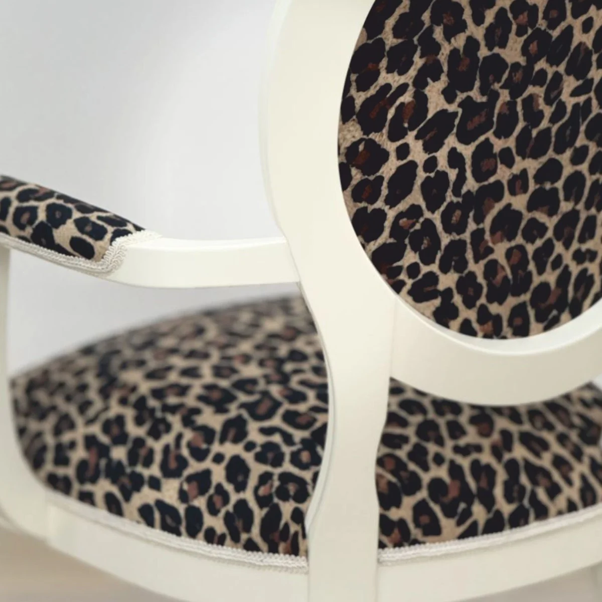 Luxury Baroque Dining Room Chair with Armrests Leopard / White - Baroque Furniture