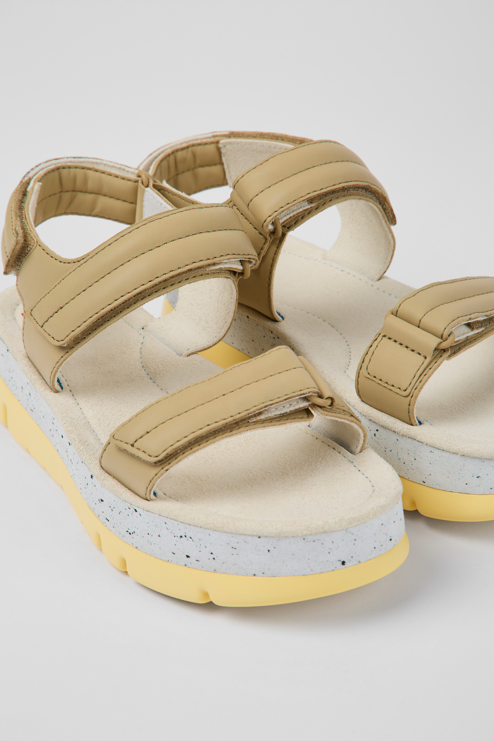 Oruga Up - Beige Leder Sandalen für Damen