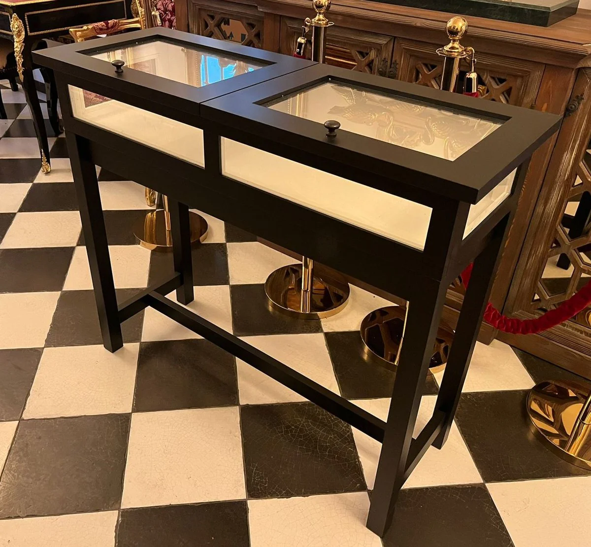 Country house style shop display case black / white 110 cm