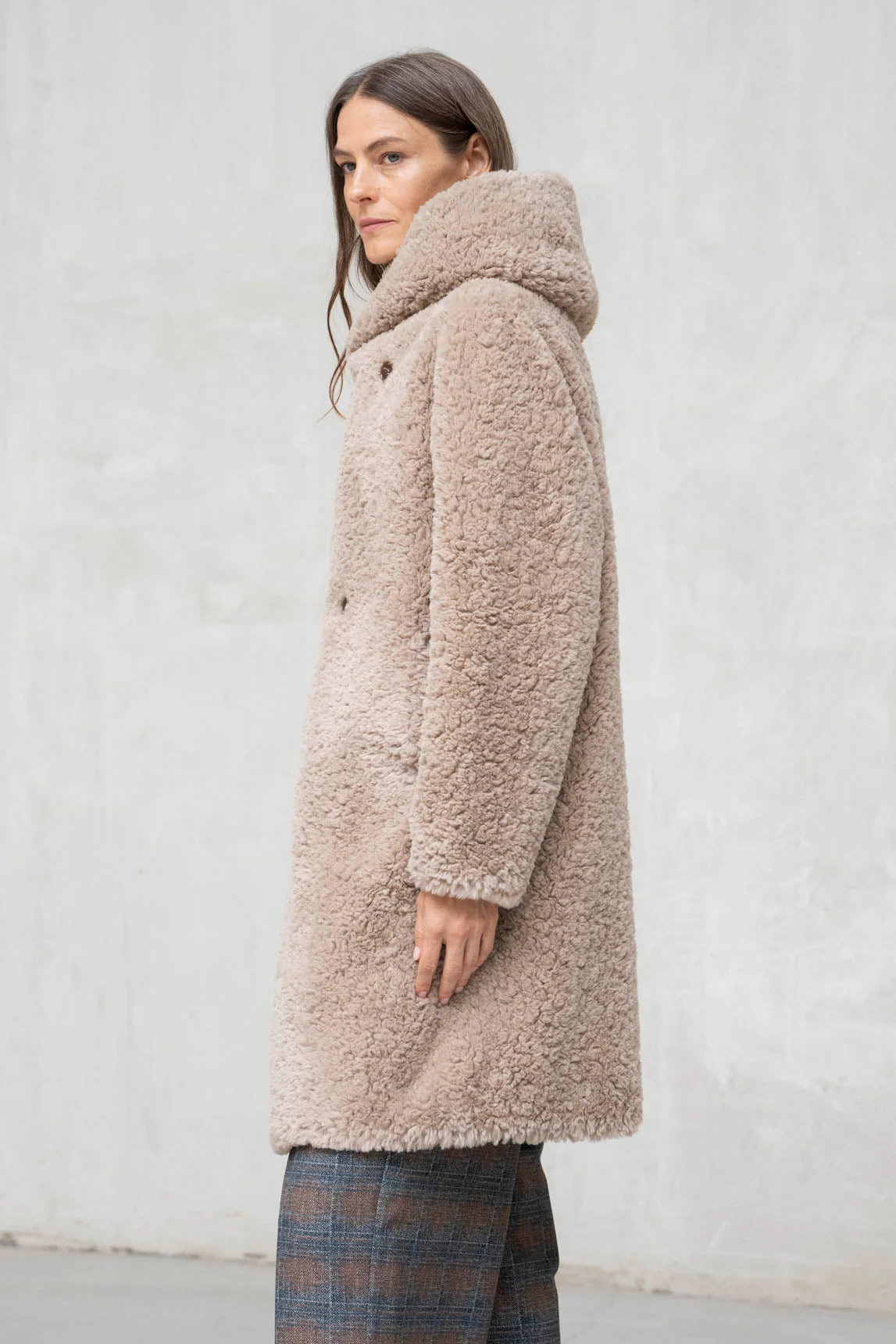 Rivera-Spain Wendemantel aus sandfarbenem Matera