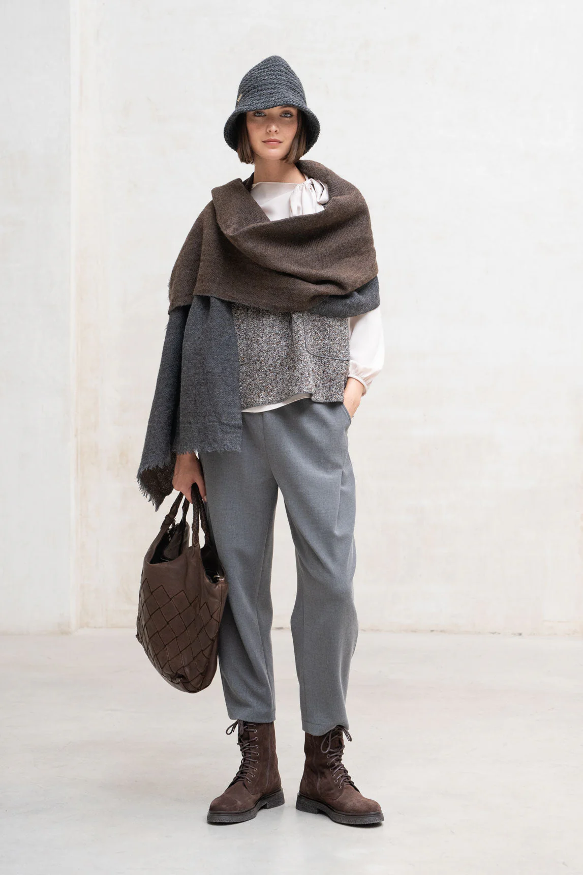 Rivera-Spain Anthrazitfarbener Nebelhut