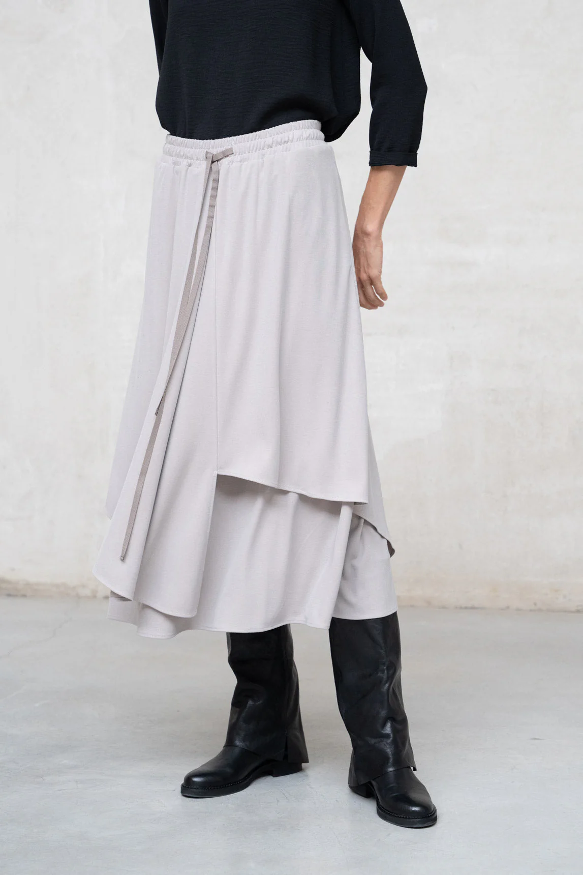 Rivera-Spanien Falda Chiavari hueso