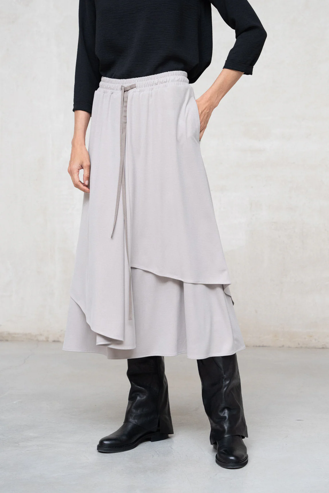 Rivera-Spanien Falda Chiavari hueso