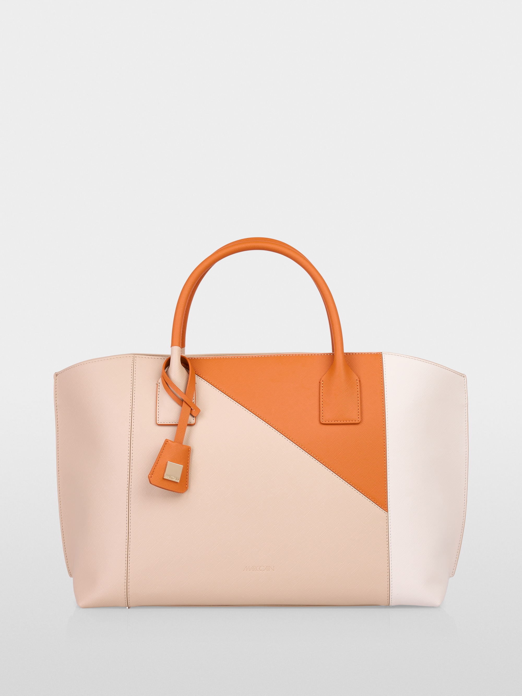 Marc-Cain Rethink Together Umhängetasche mit Aufnäher