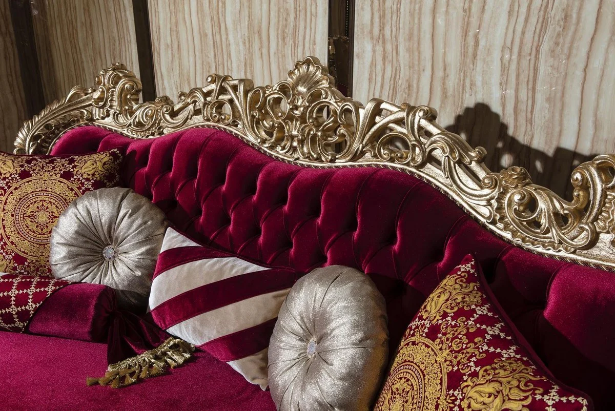 Luxury Baroque sofa Bordeaux red / gold 244 x 95 x H. 123 cm - Magnificent living room sofa with decorative pillows - Baroque living room furniture