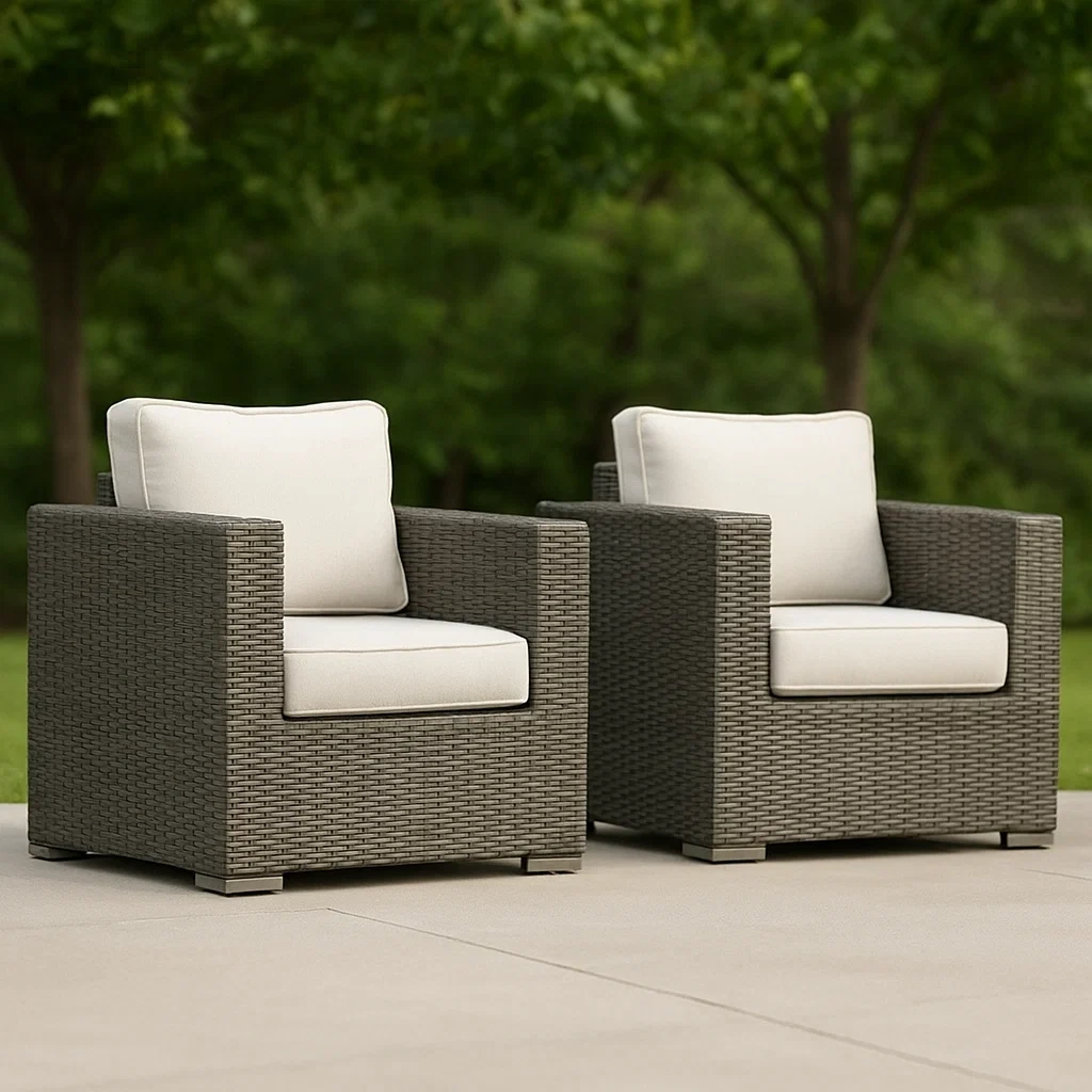 Gartenstuhl, grau, Rattan- und Holzgestell mit Stoffkissen, 84 x 84 x 66 cm