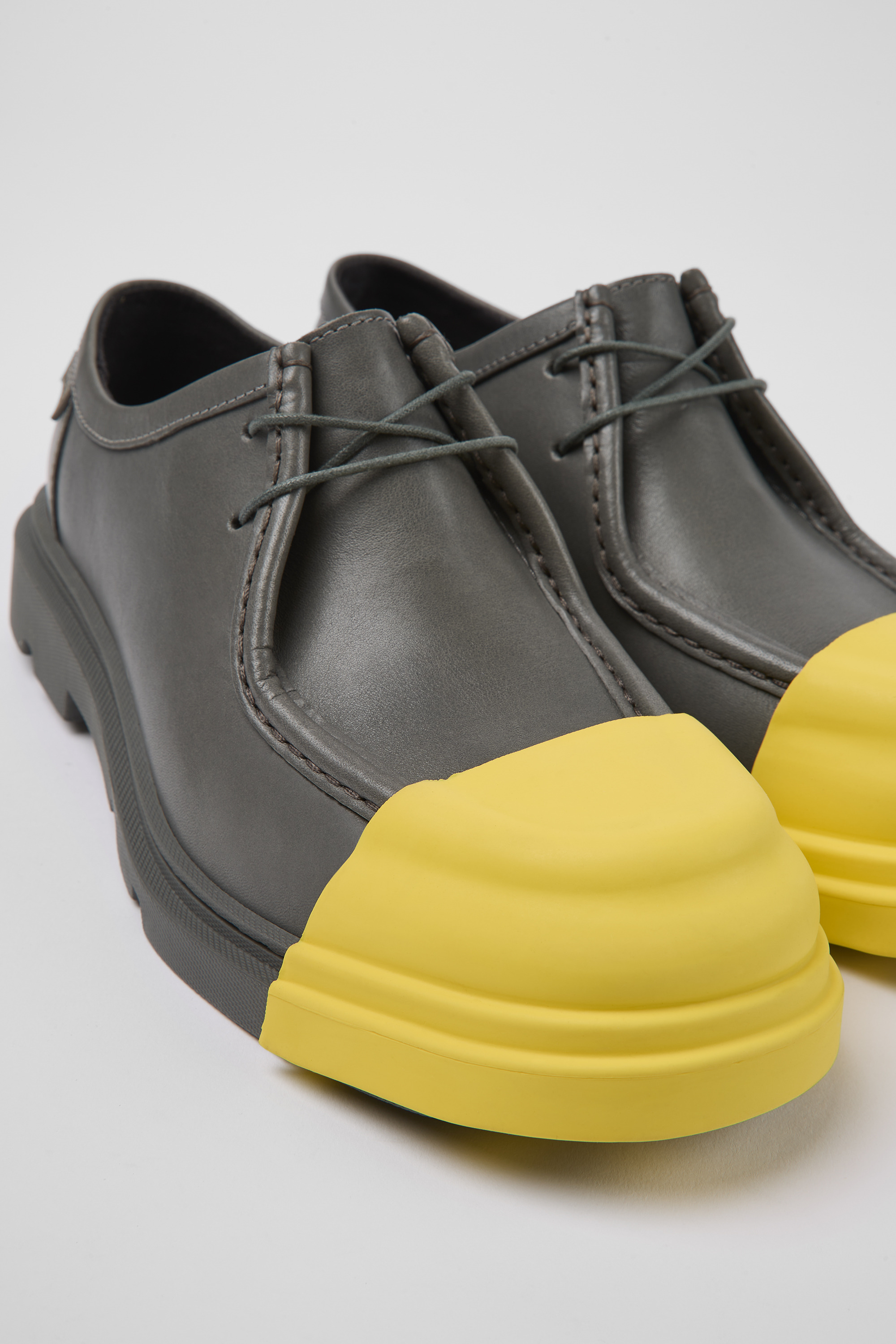 Junction - Grau verantwortungsvoll angehobene Lederschuhe für Damen