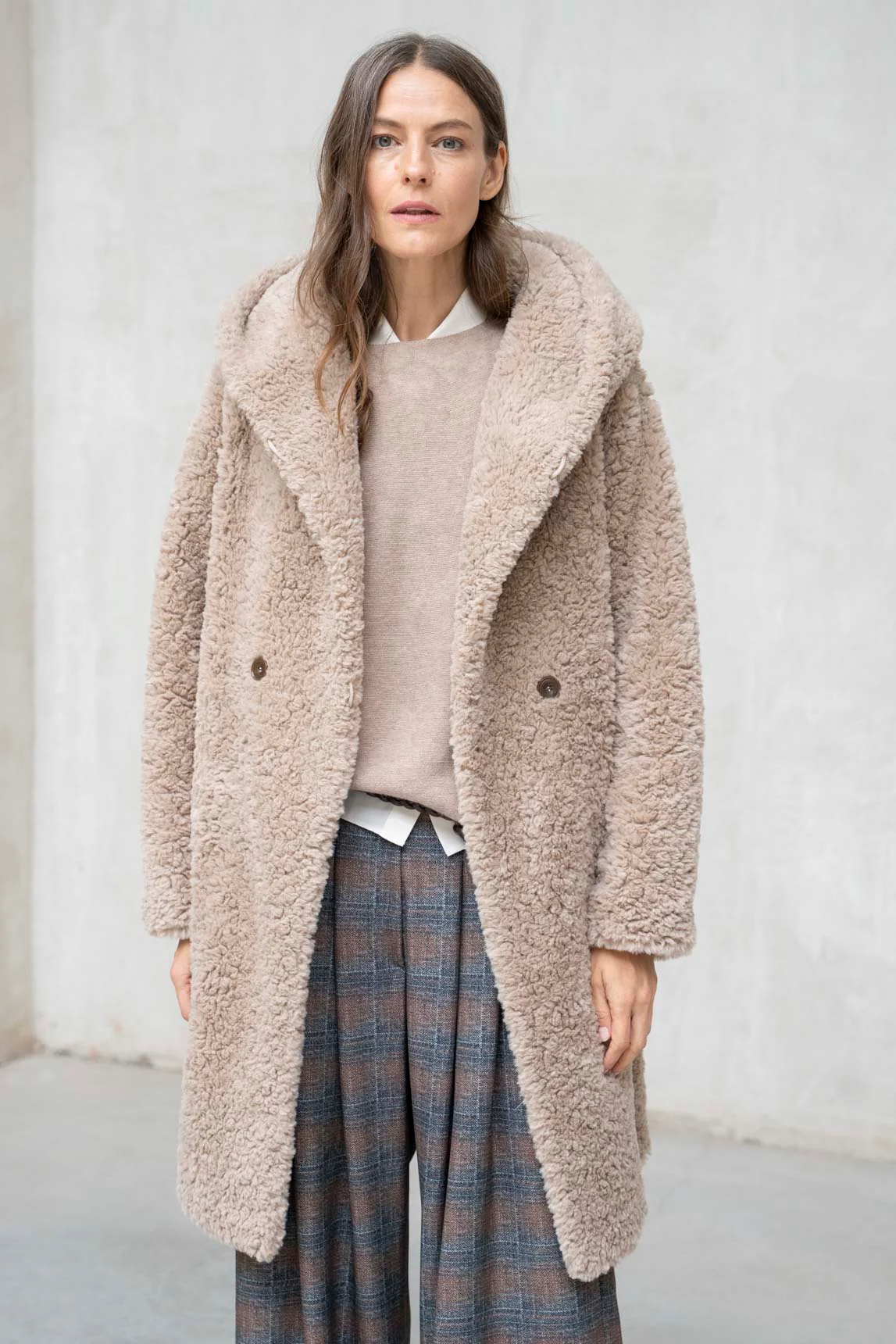 Rivera-Spain Wendemantel aus sandfarbenem Matera