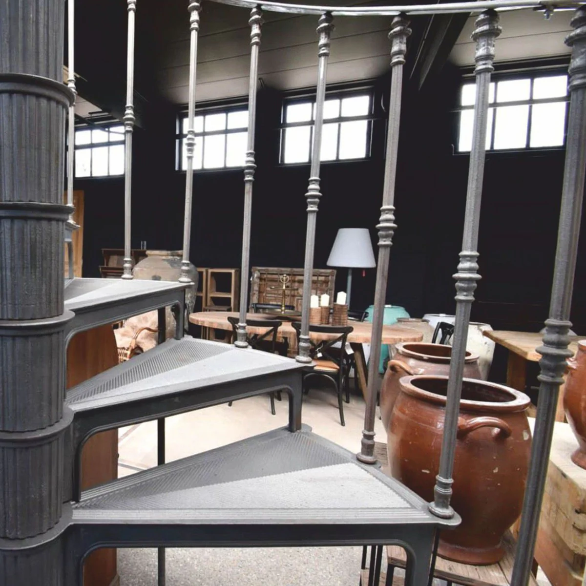 Cast iron spiral staircase with railing right side gray H. 289 cm - Rustic spiral staircase