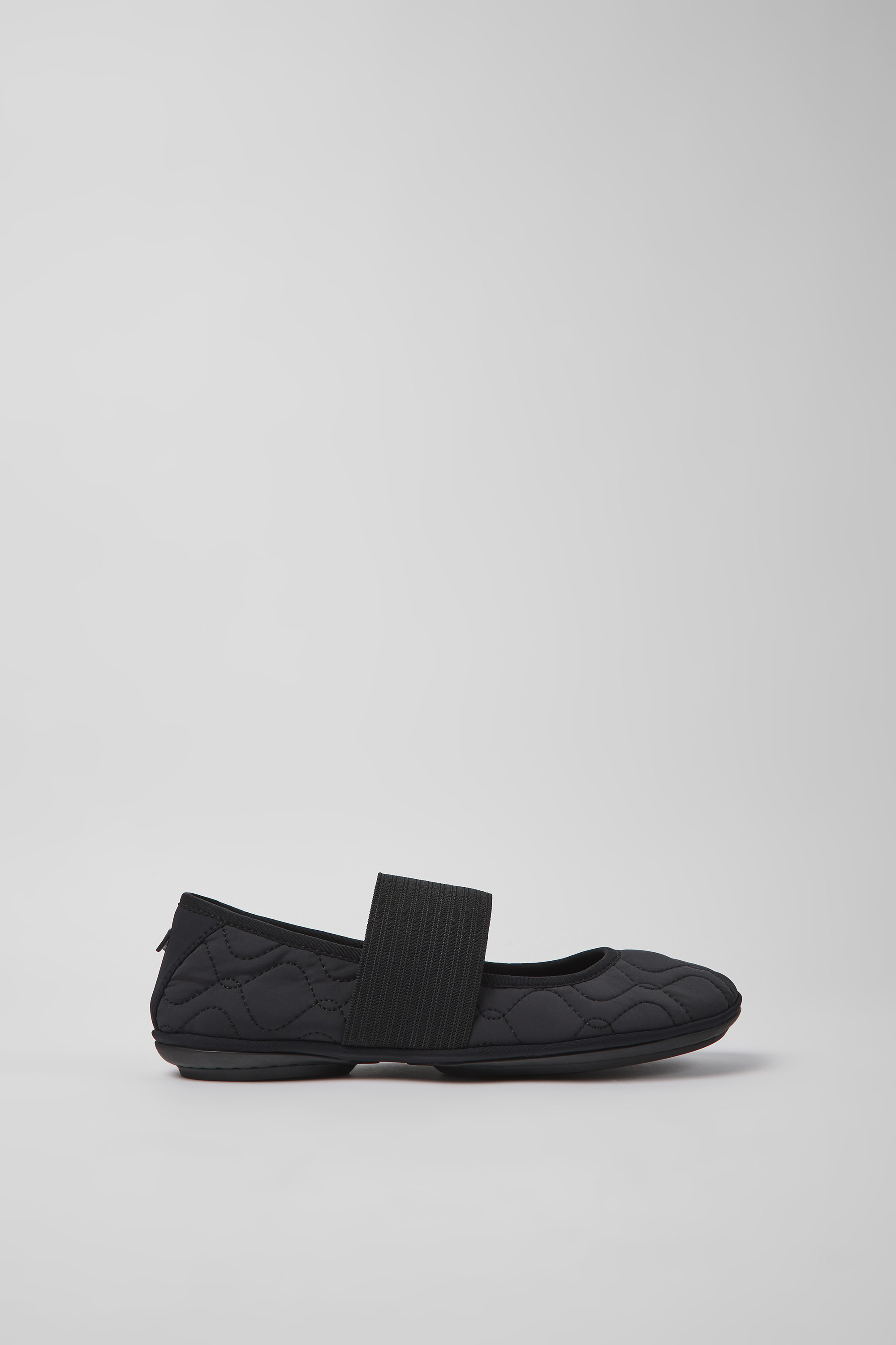 Rechts - Schwarze textile Ballerinas für Frauen