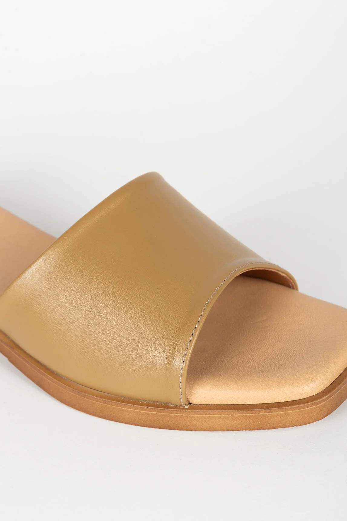 Beigefarbene Cosette-Sandale von Rivera-Spain