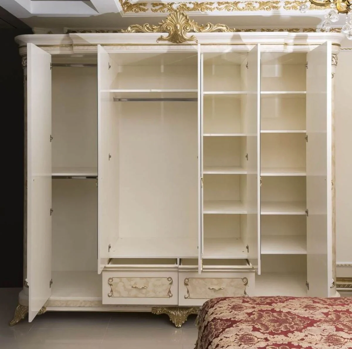 Luxury baroque bedroom wardrobe white / beige / gold - magnificent solid wood wardrobe in baroque style - baroque bedroom & hotel furniture - noble & magnificent