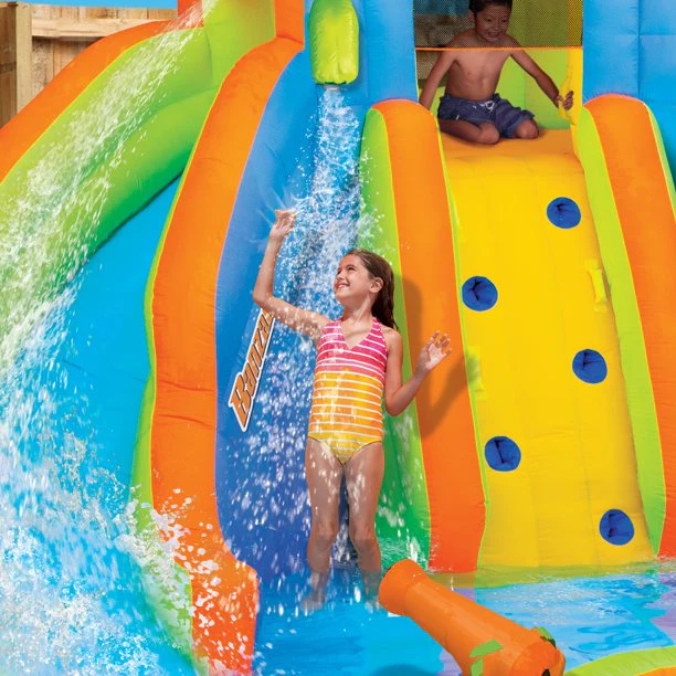 Banzai Adventure Club Aufblasbarer Wasserpark im Freien und Doppelrutschen, ab 5 Jahren, Unisex