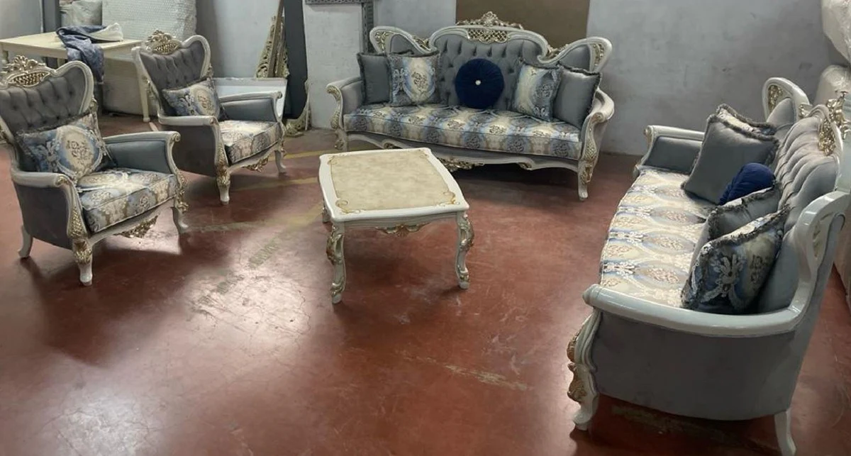 Luxus Barock Wohnzimmer Set Grau / Mehrfarbig / Weiß / Gold - 2 Barock Sofas & 2 Barock Sessel & 1 Barock Couchtisch - Handgefertigte Barock Wohnzimmer Möbel - Edel & Prunkvoll