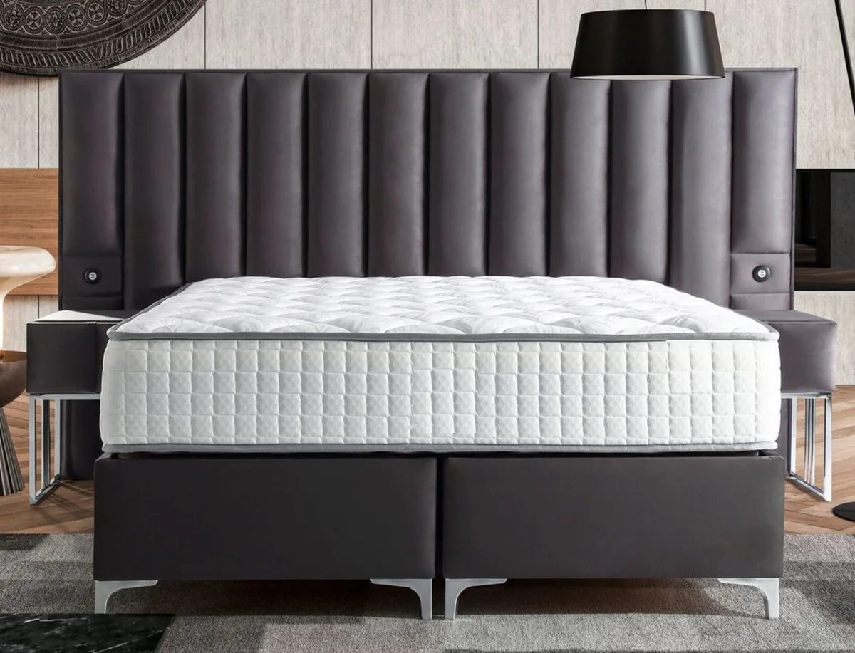 Luxury double bed gray / silver - Various sizes - Solid wood bed with headboard and mattress - Bedroom furniture - Hotel furniture - Luxury furniture