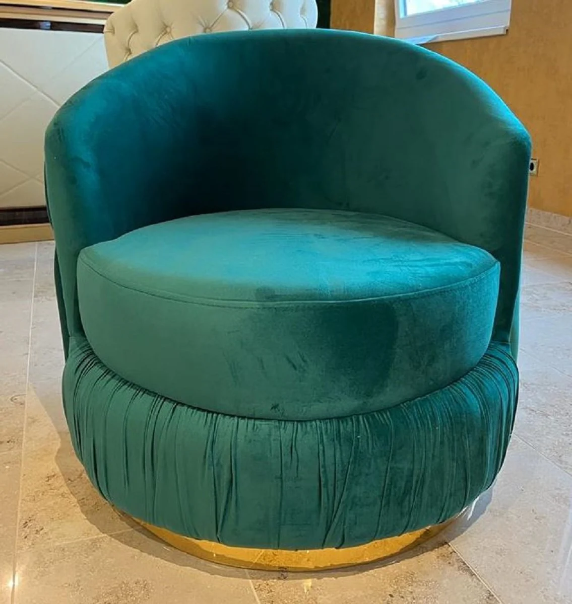 Luxury Chesterfield armchair green / gold 90 x 95 x H. 75 cm - Living room armchair - Chesterfield furniture - Luxury furniture