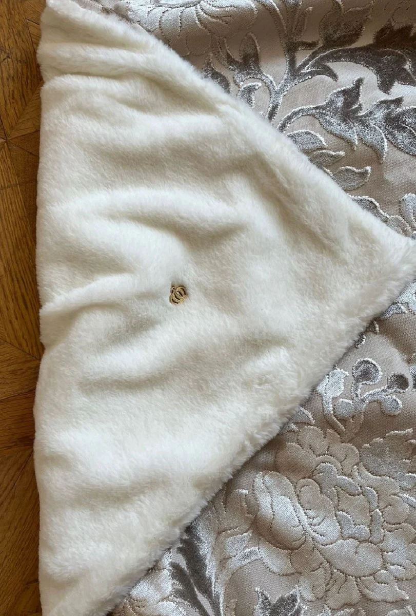 Luxury blanket Pompöös by cream pattern by Harald Glööckler with elegant bouquet pattern fabric