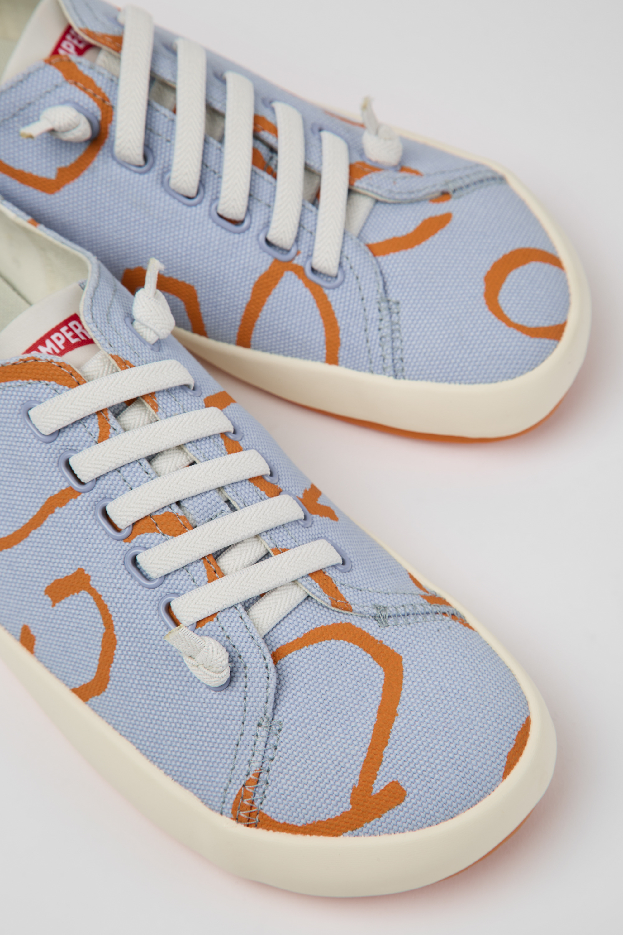 Peu Rambla - Blau und orange bedruckte Sneaker für Herren