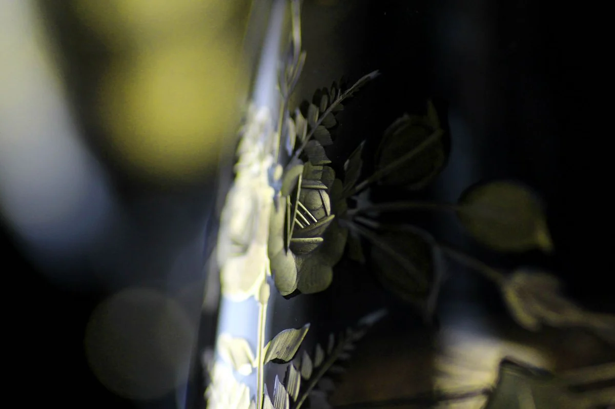 Luxury baroque champagne glass gold Ø 7 x H. 24.5 cm - handmade and hand-engraved champagne glass - hotel & restaurant accessories - luxury quality