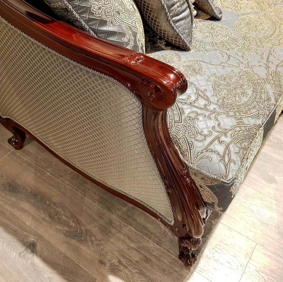 Luxury Baroque Sofa Silver / Beige / Dark Brown - Magnificent living room sofa with elegant pattern - Baroque furniture