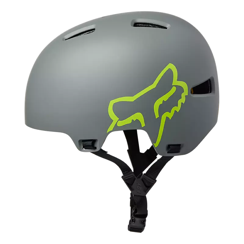 Flight helmet