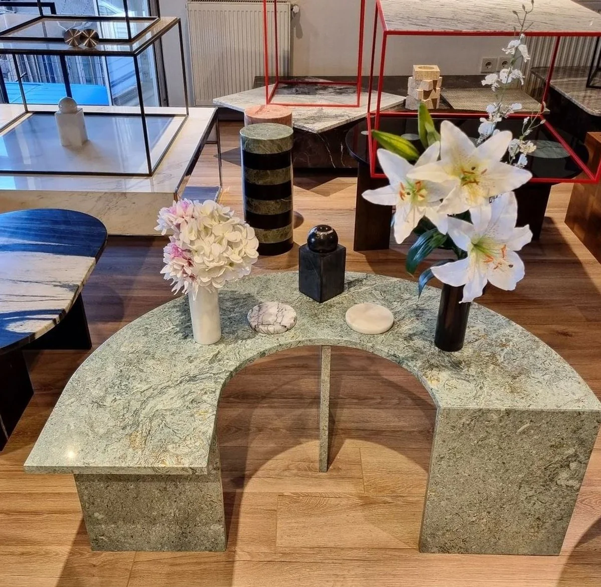 Luxury coffee table gray 100 x H. 40 cm - Curved marble living room table - Living room furniture - Luxury furniture - Marble furniture - Luxury furnishings - Living room furnishings