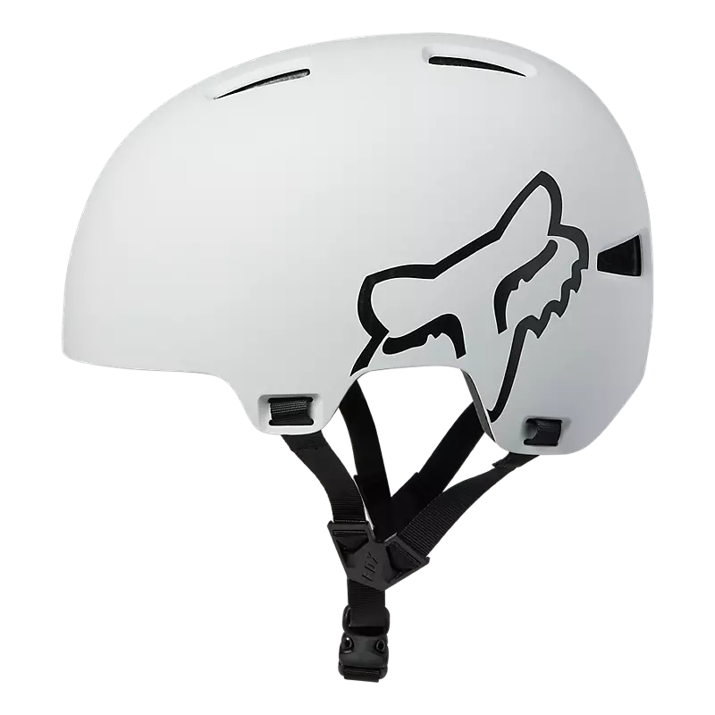 Flight helmet