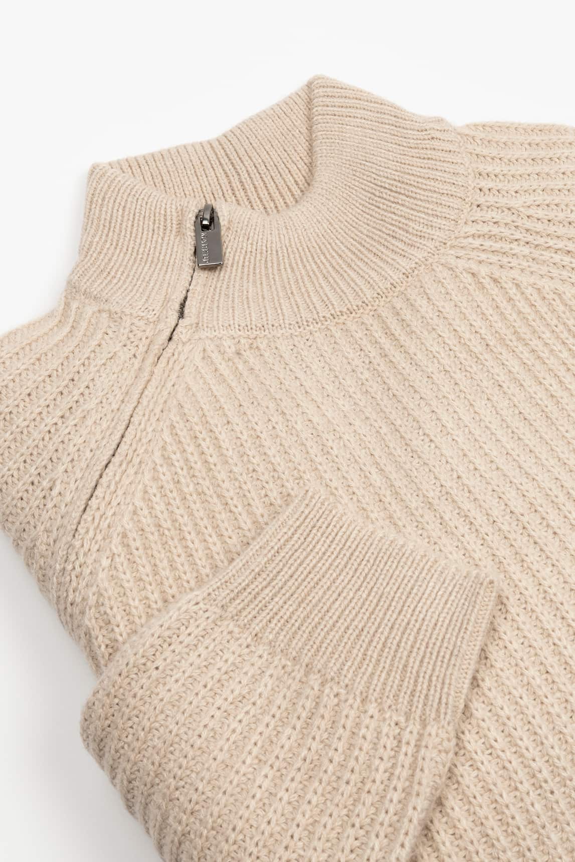 Beigefarbener Pullover von Rivera-Spain Markup mit Stehkragen